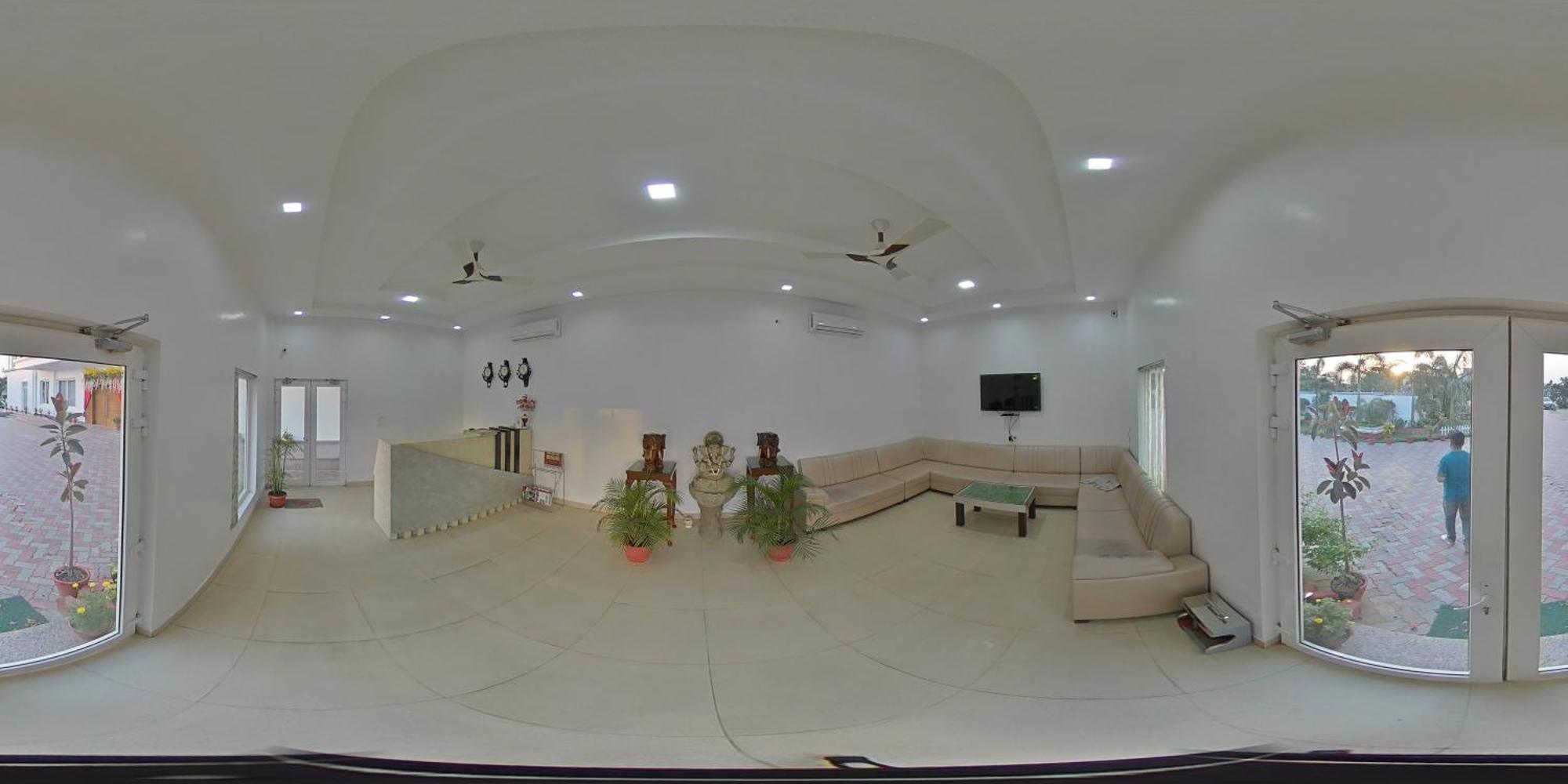 Tathastu Hotels & Banquet Hall Pipra Dewās Екстериор снимка